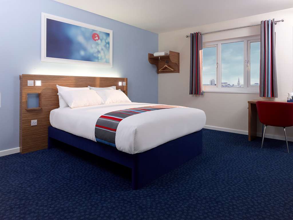 Ibis Budget London Heathrow Central Cranford Room photo