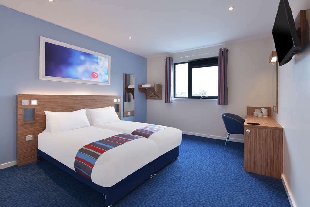 Ibis Budget London Heathrow Central Cranford Room photo