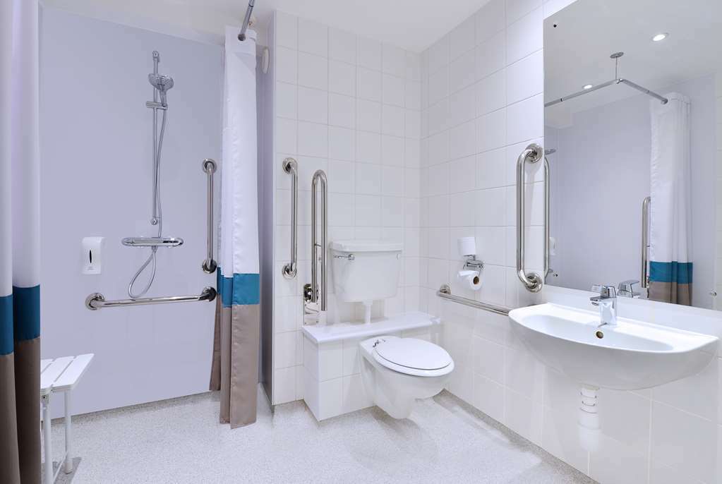Ibis Budget London Heathrow Central Cranford Room photo